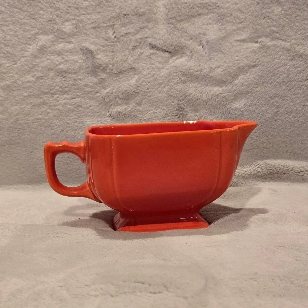 Vintage Homer Laughlin Riviera Red Uranium Glaze Ceramic Gravy Boat CPM 1860